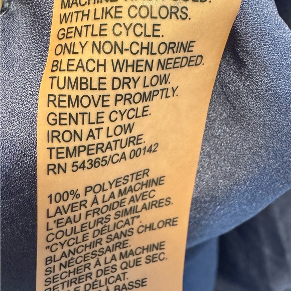 Not Just Pants Blouse in size 8 - Picture 5 of 5